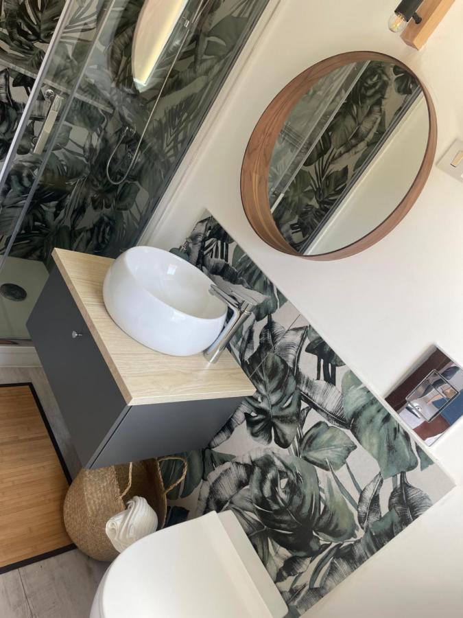 Casa XXI Aprile Apartment อิโซลา เดลเล เฟมมิเน ภายนอก รูปภาพ