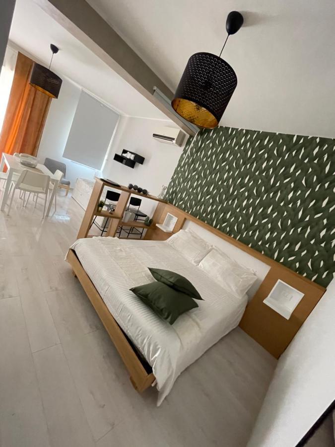 Casa XXI Aprile Apartment อิโซลา เดลเล เฟมมิเน ภายนอก รูปภาพ