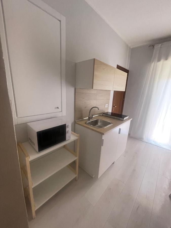 Casa XXI Aprile Apartment อิโซลา เดลเล เฟมมิเน ภายนอก รูปภาพ