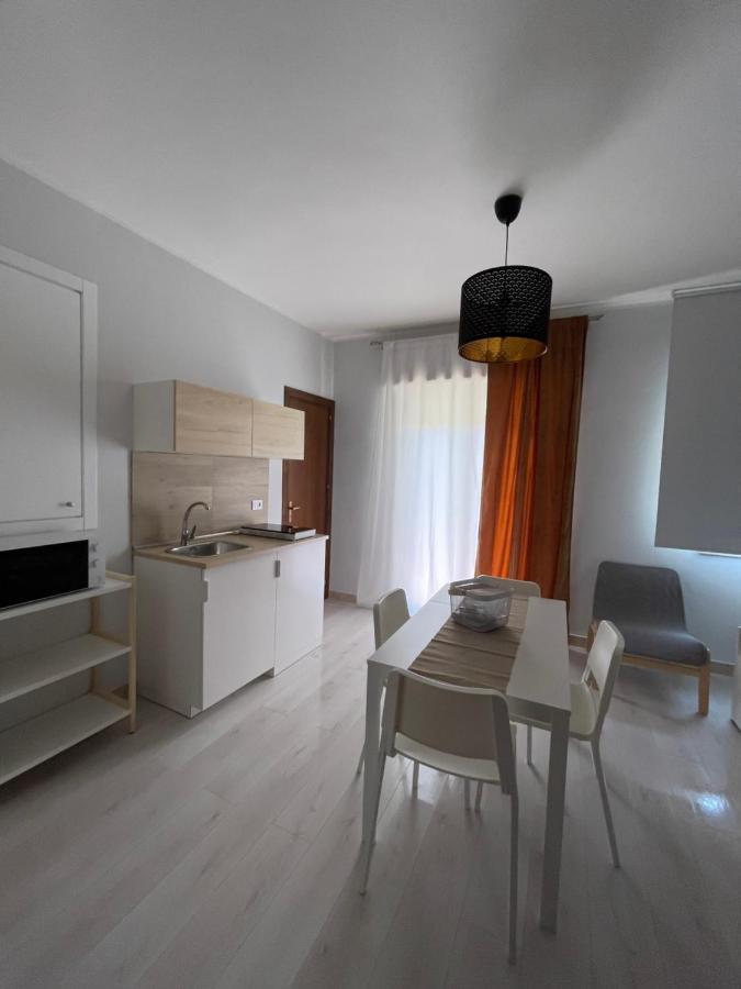 Casa XXI Aprile Apartment อิโซลา เดลเล เฟมมิเน ภายนอก รูปภาพ