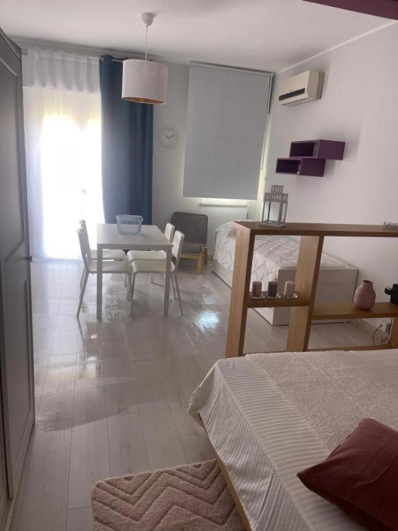 Casa XXI Aprile Apartment อิโซลา เดลเล เฟมมิเน ภายนอก รูปภาพ