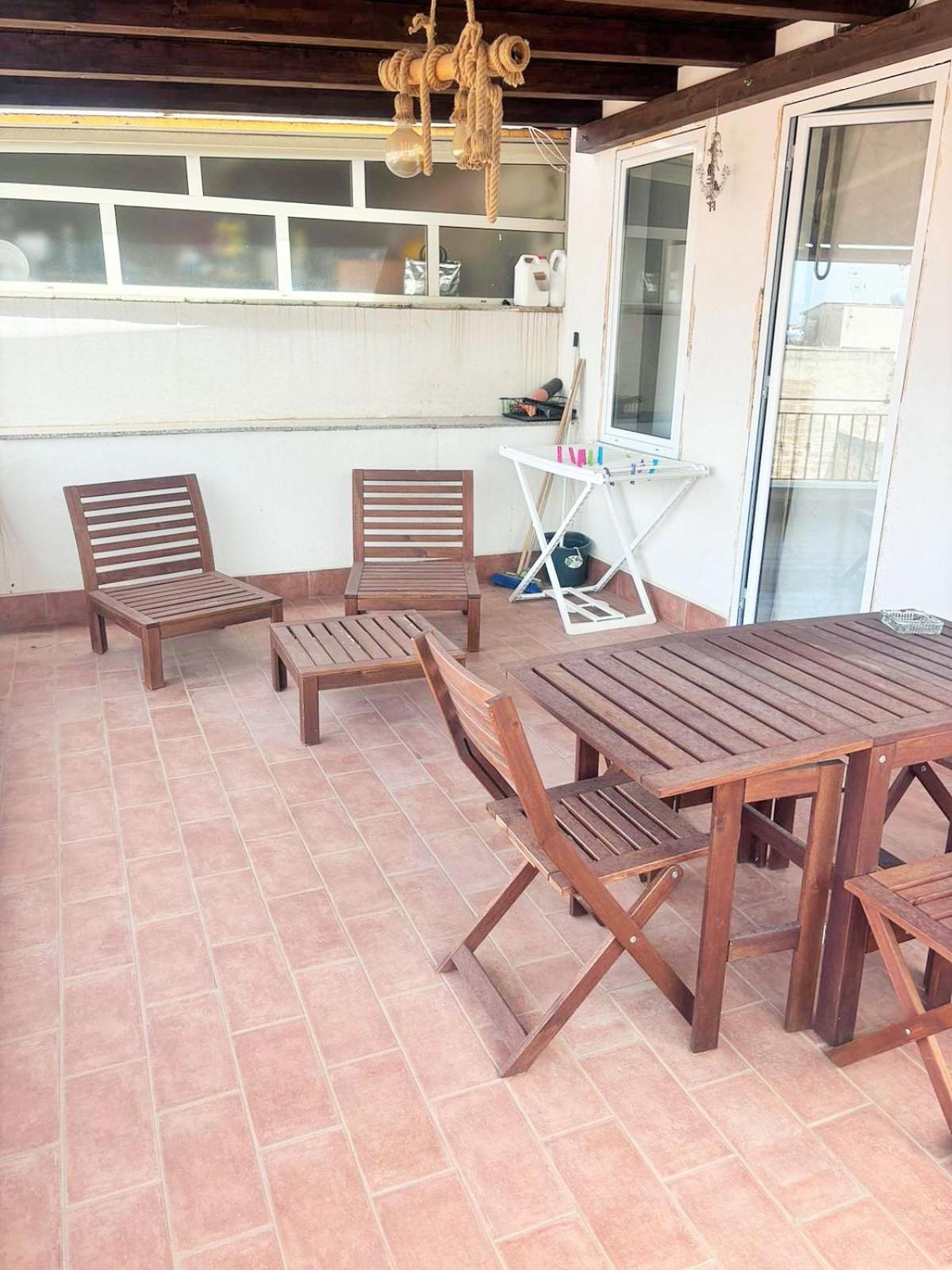Casa XXI Aprile Apartment อิโซลา เดลเล เฟมมิเน ภายนอก รูปภาพ