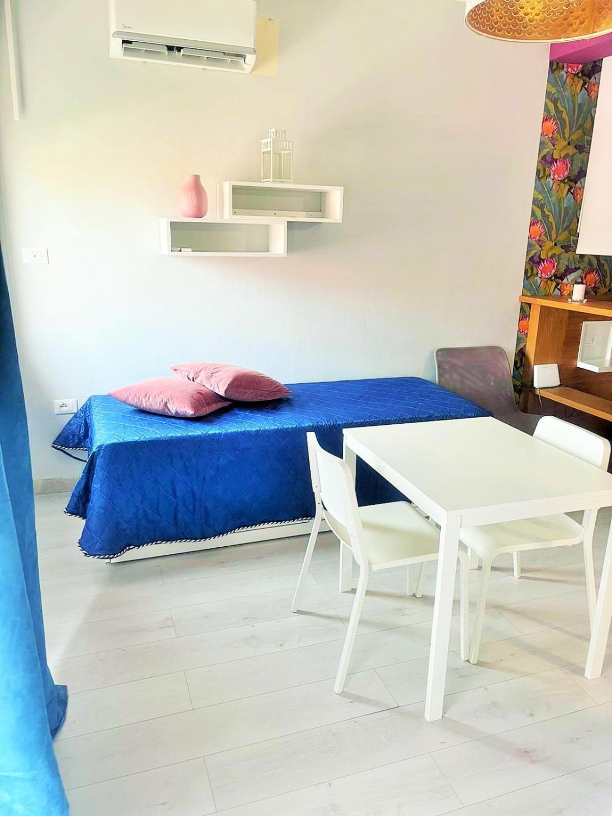 Casa XXI Aprile Apartment อิโซลา เดลเล เฟมมิเน ภายนอก รูปภาพ
