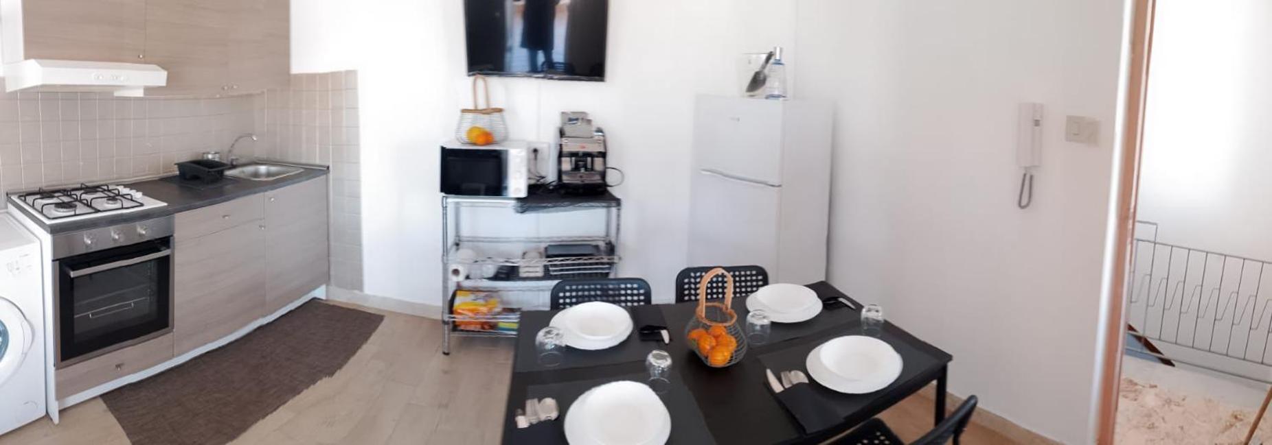 Casa XXI Aprile Apartment อิโซลา เดลเล เฟมมิเน ภายนอก รูปภาพ