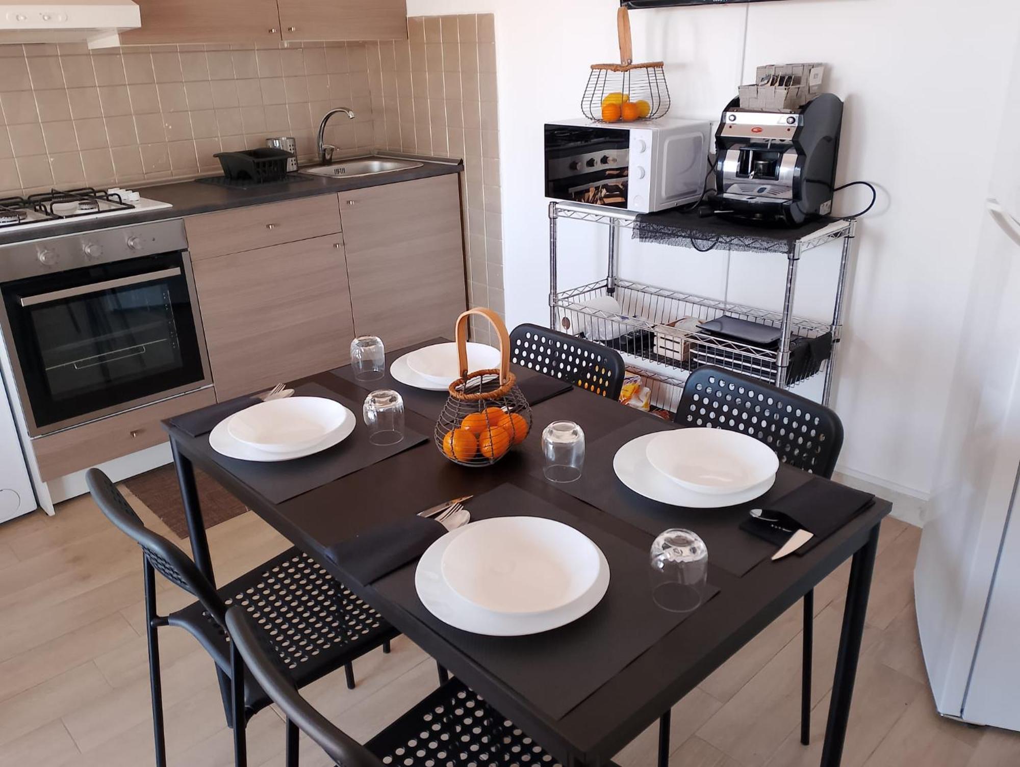 Casa XXI Aprile Apartment อิโซลา เดลเล เฟมมิเน ภายนอก รูปภาพ