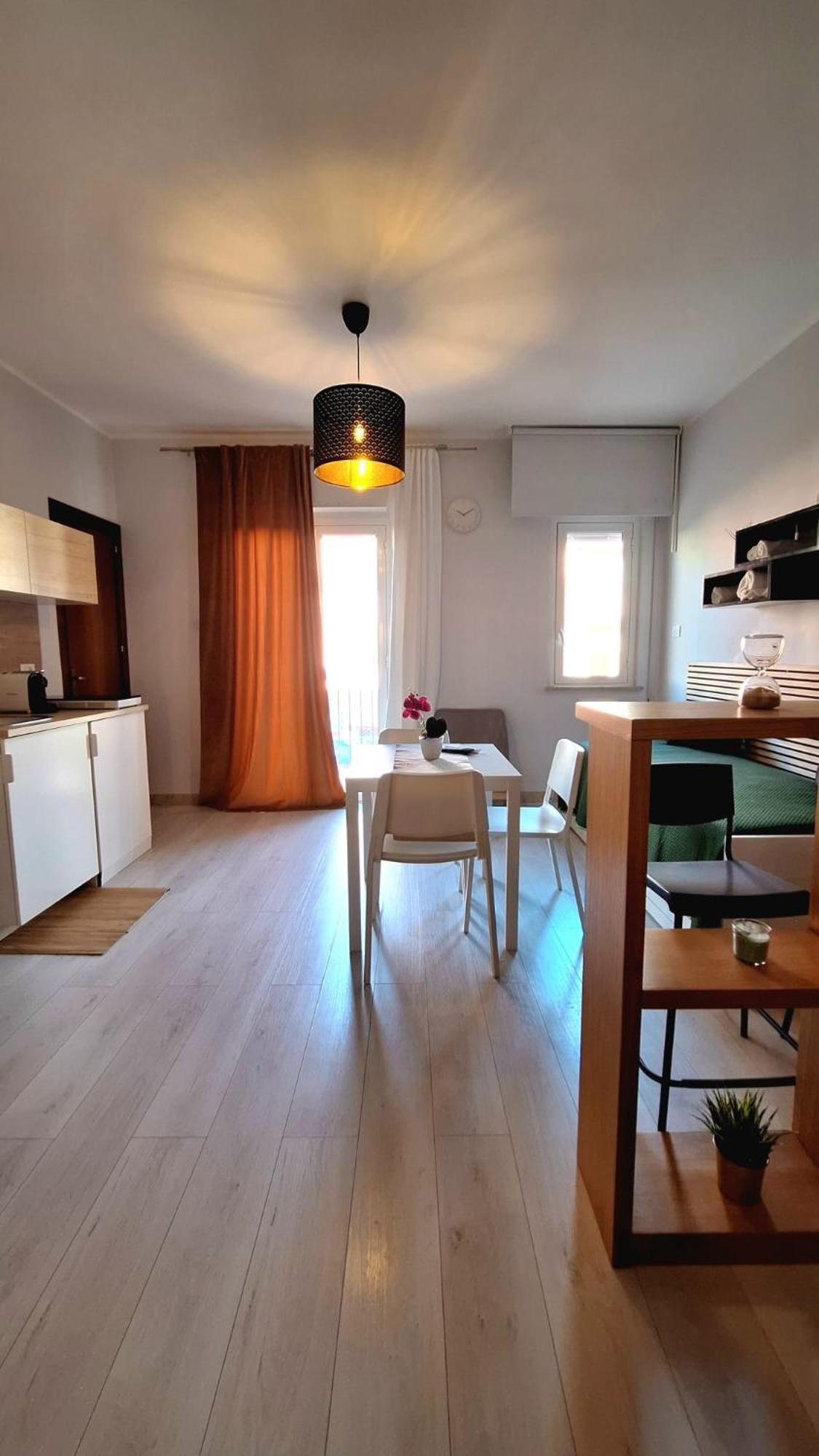 Casa XXI Aprile Apartment อิโซลา เดลเล เฟมมิเน ภายนอก รูปภาพ